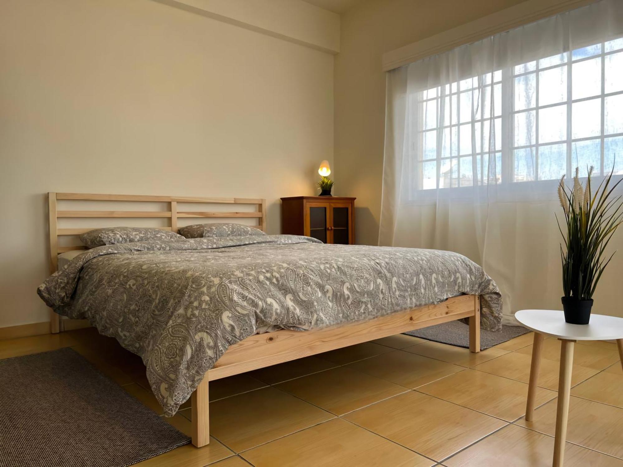 Studio Apartment *